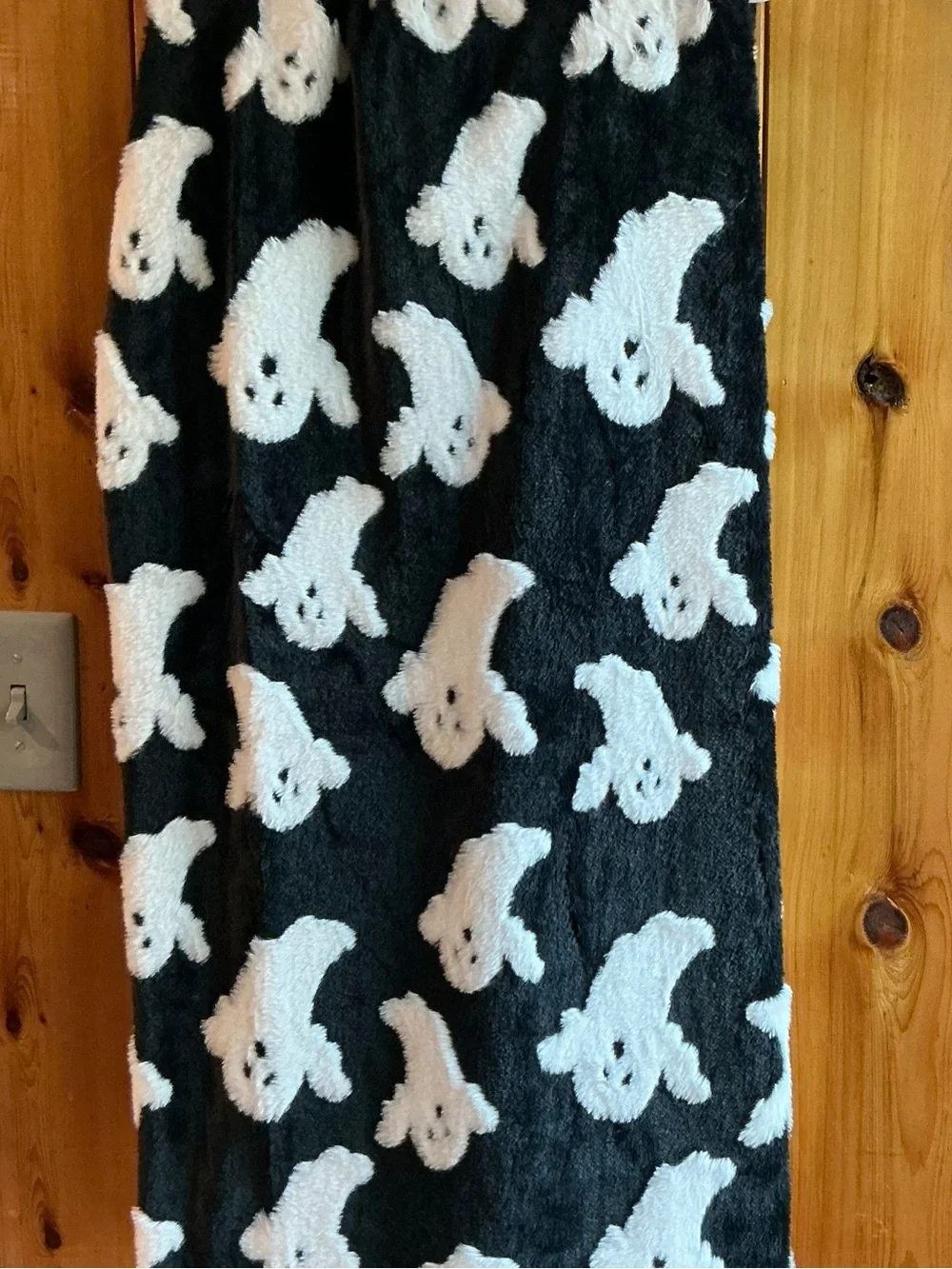 MAGASCHONI Sculpted Ghosts Faux Fur Throw-50” x 70”